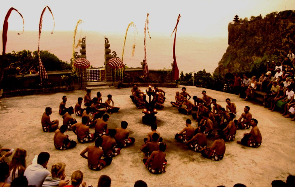 kecak dance uluwatu