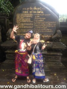 obyek-wisata-tirta-empul-bali